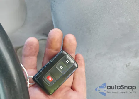 2004 Toyota Prius from USA, damaged, VIN JTDKB20U940037426